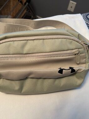 Under Armour Sage Green/Taupe Flex Belt Bag Fanny Pack Crossbody